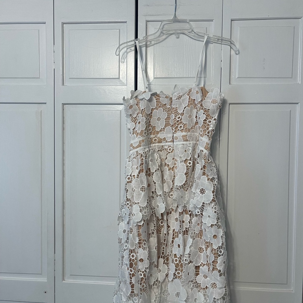 Just Me NWOT White & Nude Floral Lace Tiered Sleeveless Midi Dress - Picture 7 of 12
